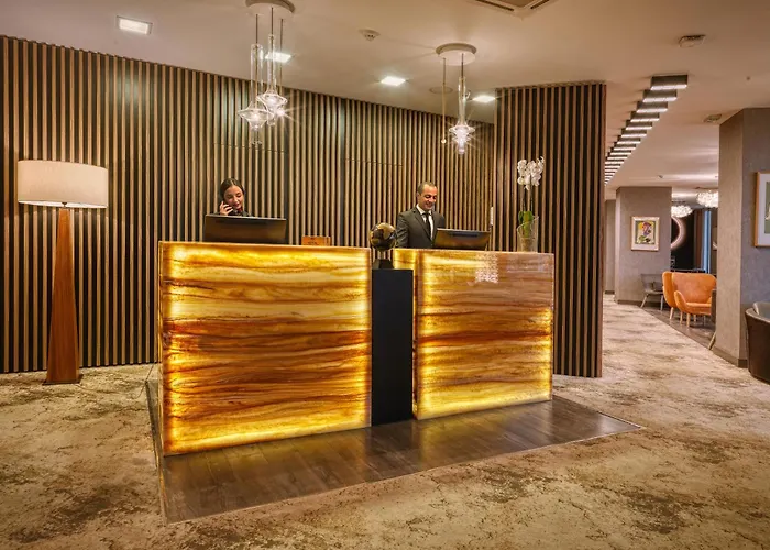 Adam Hotel Suites